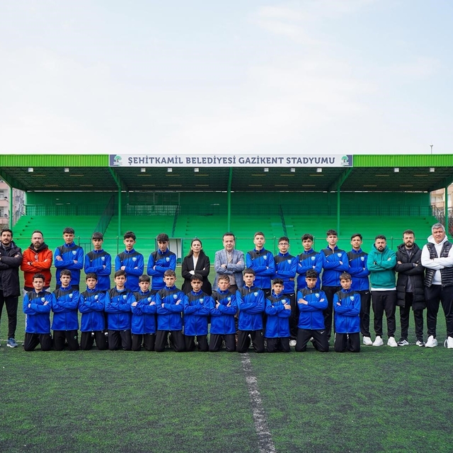 Şehitkamil Belediyespor U14 Takımı Türkiye Şampiyonası için Şanlıurfa'ya uğ...