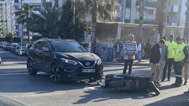 Antalya'da otomobille çarpışan motosikletteki 1 kişi öldü