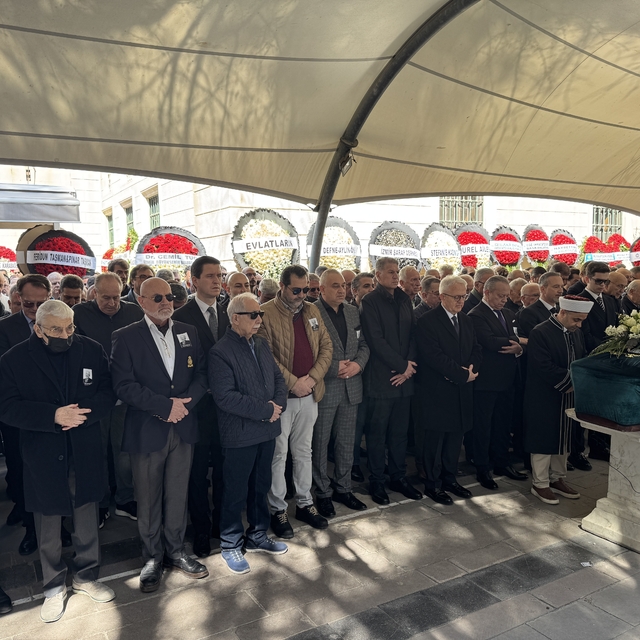 İzmir'de yaşamını yitiren iş insanı Öner Akgerman son yolculuğuna uğurlandı