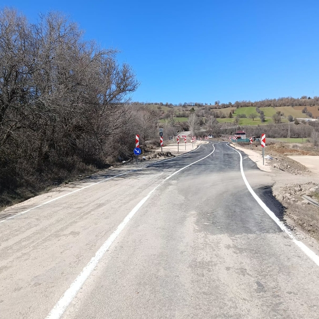 İskilip'te köprü ayağı yıkılan yolda yapılan servis yolu tamamlandı