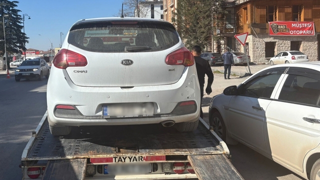 Trafikteki saldırı 180 bin liralık ağır ceza ile son buldu
Yol verme tartışması sopalı saldırıya dönüştü: 1 gözaltı