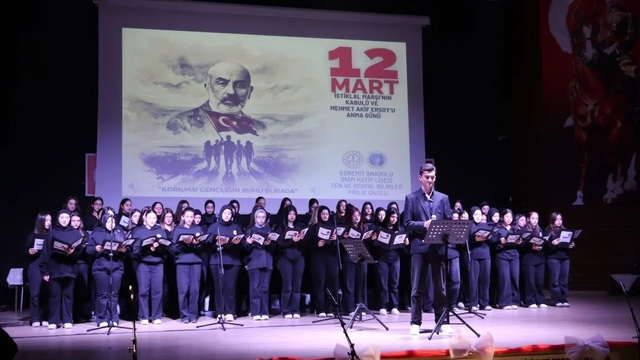İstiklal Marşı'nın Kabulü ve Mehmet Akif Ersoy'u Anma Programı Edremit'te gerçekleştirildi