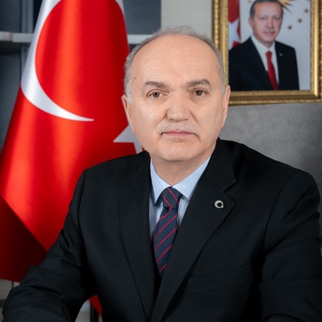 Düzce Belediye Başkanı Özlü'den "iş insanlarından para isteniyor" iddiaları...