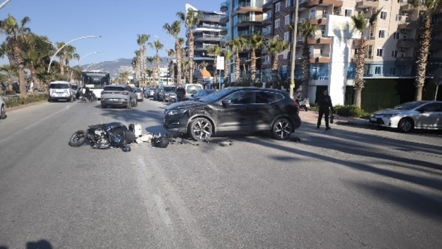 Alanya'da SUV motosiklet çarpıştı: 1 ölü 1, yaralı