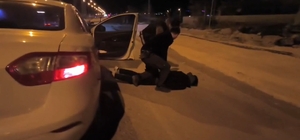 Otomobilin tamponunda 4 milyon liralık kaçak telefon ele geçirildi