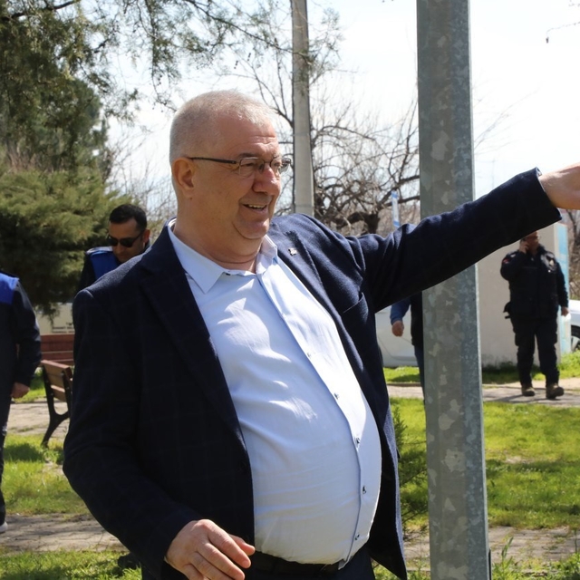 Edremit Belediyesi'den Narlı'dan Bostancı'ya saha mesaisi
Edremit'te yeni y...