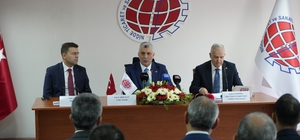 Bakan Bolat: "Kuzey ve güneyimizde mini dünya savaşı var. Türkiye bunlardan kendini korumayı başardı" Ticaret Bakanı Ömer Bolat: "Türkiye; 2003'ün başında 2025'in sonuna kadar 23 senede yıllık yüzde 5,4 reel büyüdü"