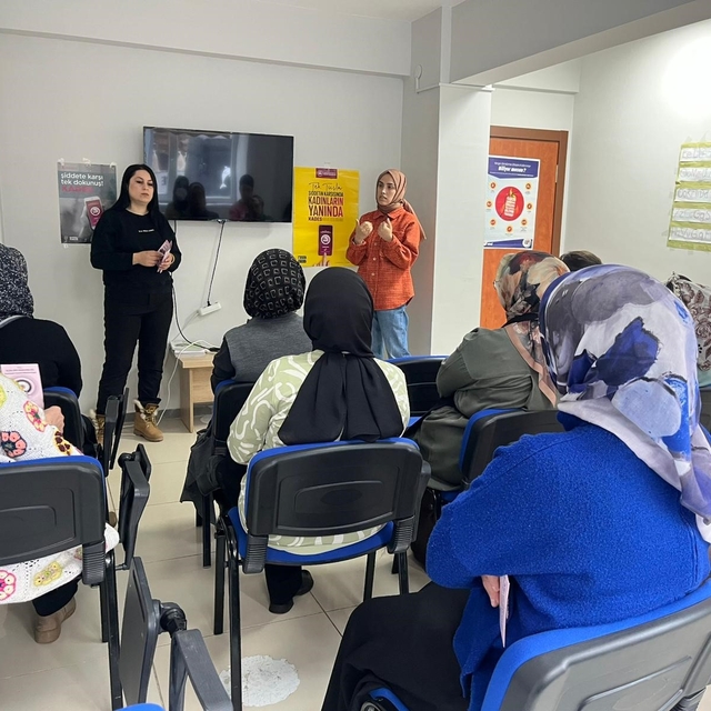 Kars'ta kadına yönelik şiddetle mücadele için bilgilendirme çalışması