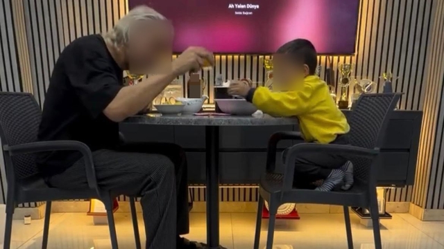 İzmir'de oğlunu alkol masasına oturtan baba adli kontrolle serbest