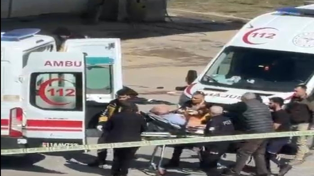 Akaryakıt istasyonunda kavga; 1'i polis, 3 yaralı