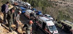 Mersin'de tarım işçilerini taşıyan minibüsün şarampole yuvarlanması sonucu...