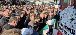 Akrabasının düşmesini engellemek isterken düşüp öldü, toprağa verildi