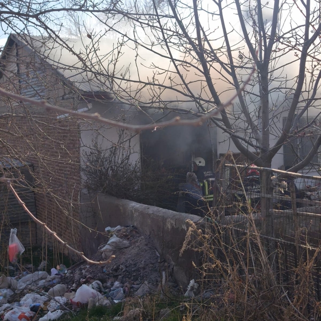 Elazığ'da yangında hayatını kaybetti, torunu yaralandı