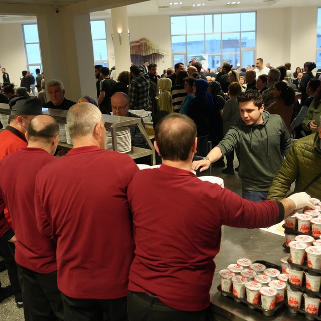 OMÜ'de 2 bin kişi aynı iftar sofrasında buluştu