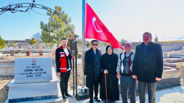 Kayseri'de bayram öncesi şehit kabirlerine anlamlı ziyaret