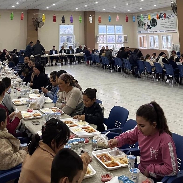 Kaymakam Dalak, öğrenci ve velilerle iftar sofrasında buluştu