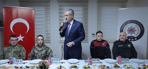 Mardin Valisi Akkoyun özel harekat polisleriyle iftar yaptı