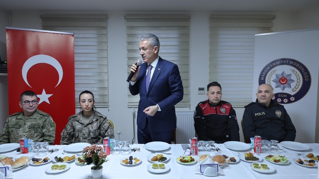 Mardin Valisi Akkoyun özel harekat polisleriyle iftar yaptı