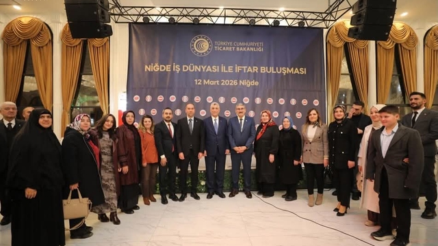 Bakan Bolat: İhracatımız geçen yıl sonunda 400 milyar dolara yaklaştı (3)