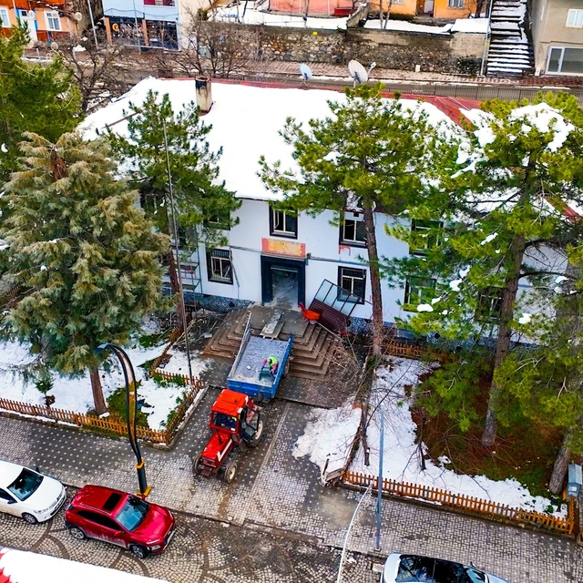 İliç'in tarihi taş binası restorasyonla yeniden hayat buluyor