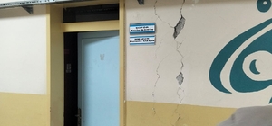 Tokat'ta 5,5 büyüklüğündeki deprem okul duvarlarını çatlattı