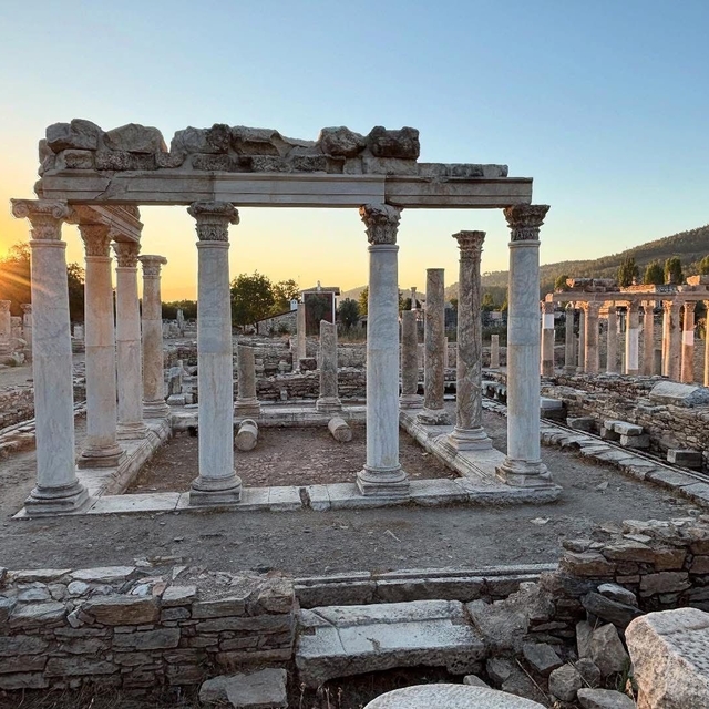 Stratonikeia ve Lagina kazılarında geleceğin restoratörleri yetişiyor