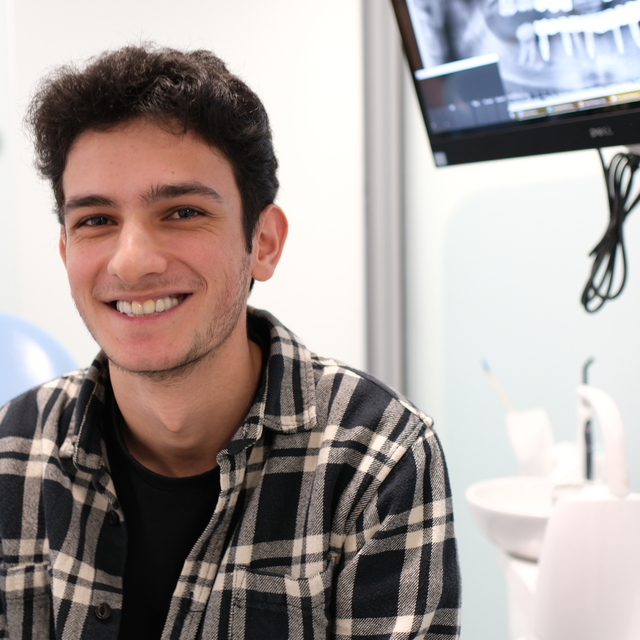 Kalça kemiğinden inci dişlere: Yusuf, 2 yıllık tedavinin ardından gülüşüne...