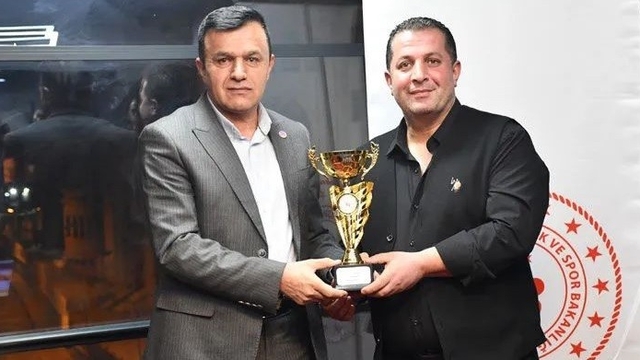 Hakkari'de üç bant bilardo heyecanı