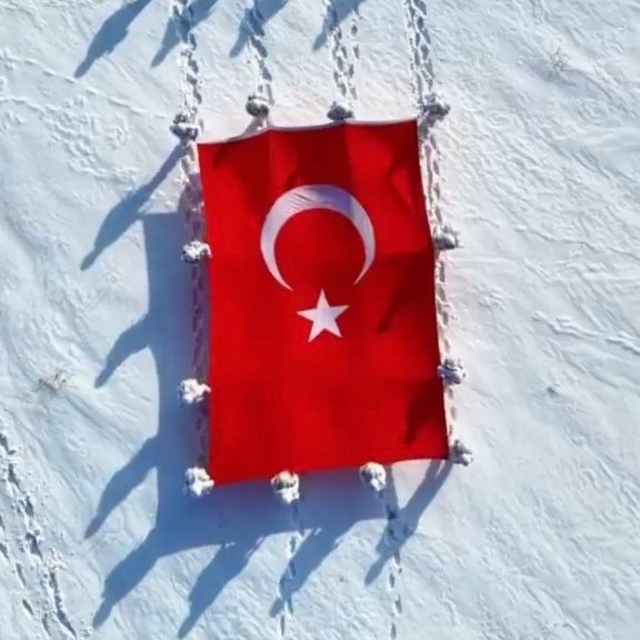 Van'da jandarma personelinden anlamlı yürüyüş