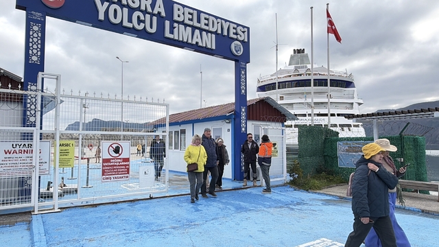 Amasra'ya kruvaziyerle 2026 yılının ilk turistleri geldi