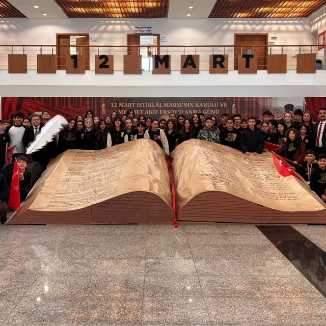 MTK Koleji'nin Fuaye Sergisi Resmi 12 Mart etkinliğine damga vurdu