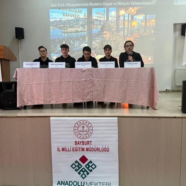 Bayburt'ta öğrenciler Sait Faik Abasıyanık'ı anlattı