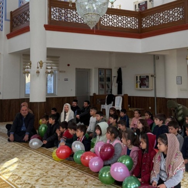 Anamur'da çocuklar camilerde manevi değerleri öğreniyor