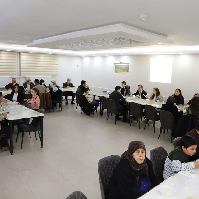 Şehit aileleri, gaziler ve yakınları onuruna iftar yemeği verildi