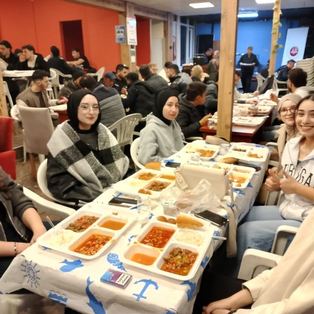 Söke'de lise öğrencileri iftar programında buluştu