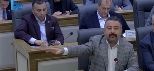 AK Parti'den Bursa'daki su zammını geri çektirecek teklif AK Parti Grup Sözcüsü Sinan Kahraman: "Daha önce biz bu zammı reddetmiştik. Şimdi de önerge istediniz, buyurun size önerge"