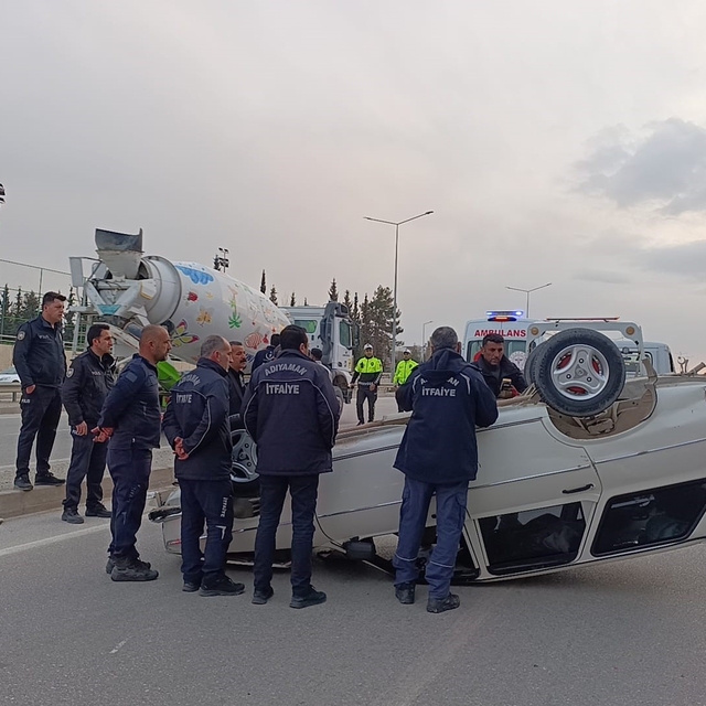 Adıyaman'da otomobil takla attı: 3 yaralı