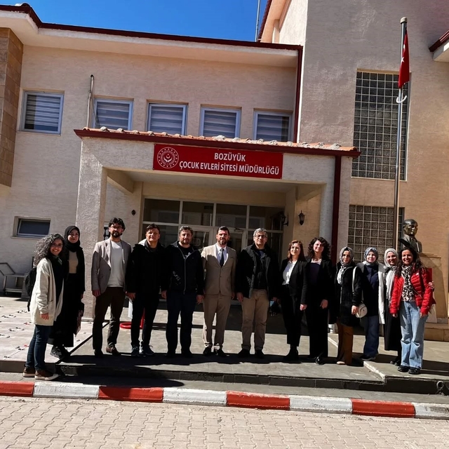 Bilecik'te ortaokul öğrencilerine bayram hediyesi