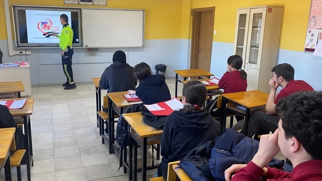 Bilecik'te öğrencilere trafik bilinci eğitimi
