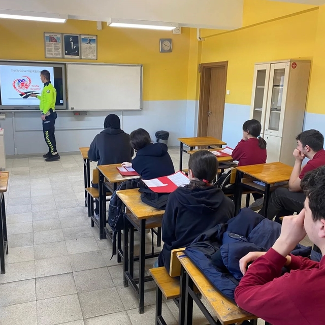 Bilecik'te öğrencilere trafik bilinci eğitimi