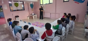 Sağlık personelinden minik öğrencilere hijyen eğitimi