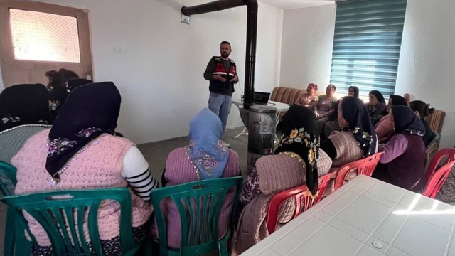 Gümüşhacıköy'de Jandarmadan "En İyi Narkotik Polisi Anne Projesi" eğitimi