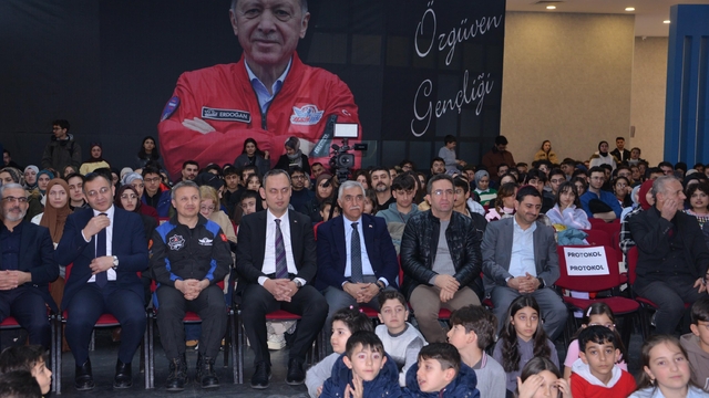 Astronot Gezeravcı: Çocukların uzaya ilgisi had safhada
