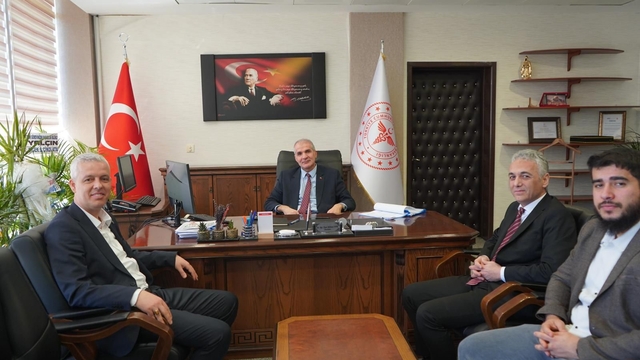 Hekimlerin çalışma şartları ve sağlık sisteminin geleceği Adıyaman'da ele alındı