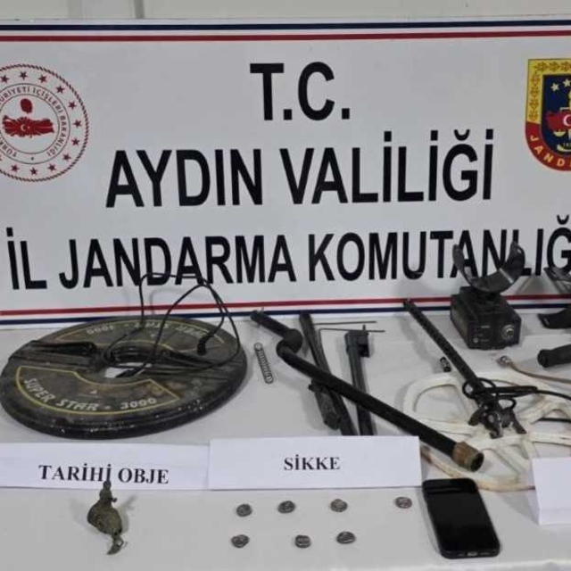 Aydın'da evinde tarihi eser ele geçirilen şüpheli gözaltına alındı