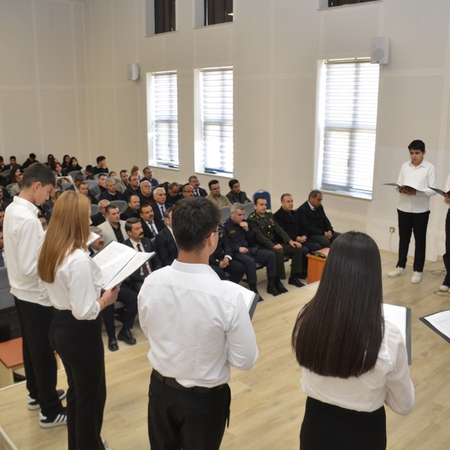 Besni'de İstiklal Marşı'nın ruhunu öğrenciler yaşattı