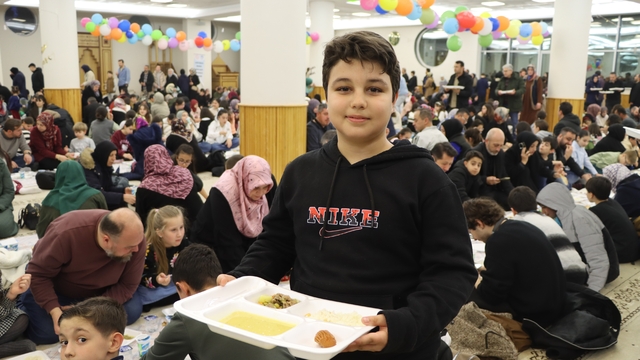 Eskişehir Fatih Sultan Mehmet İmam Hatip Ortaokulu'nda iftar sevinci