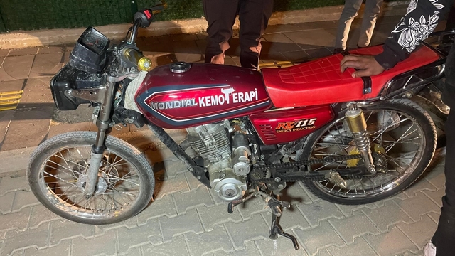 Karaman'da 5 motosiklet parası ceza yiyen sürücünün rahatlığı pes dedirtti
"Bu gençlik bir daha gelmez" dedi, 304 bin lira ceza yedi