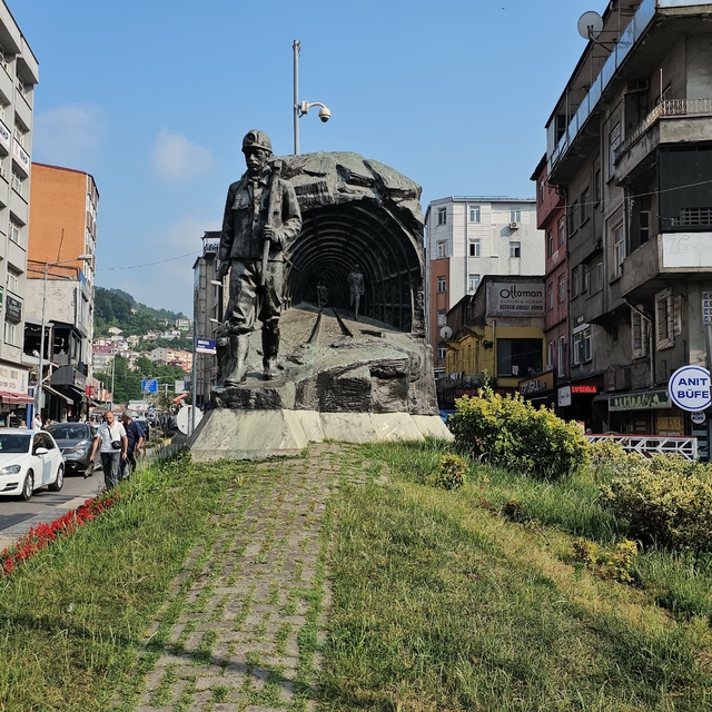 Zonguldak'ta emekli sayısı çalışan sayısını geçti; 148 bin çalışan, 183 bin...