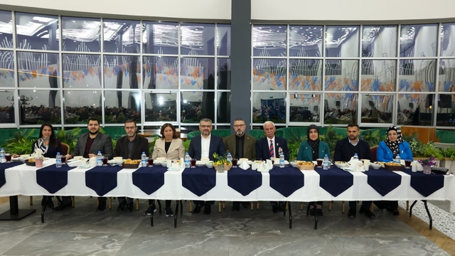 AK Parti Sivas İl Başkanlığınca şehit yakınları ve gaziler onuruna iftar programı düzenledi
